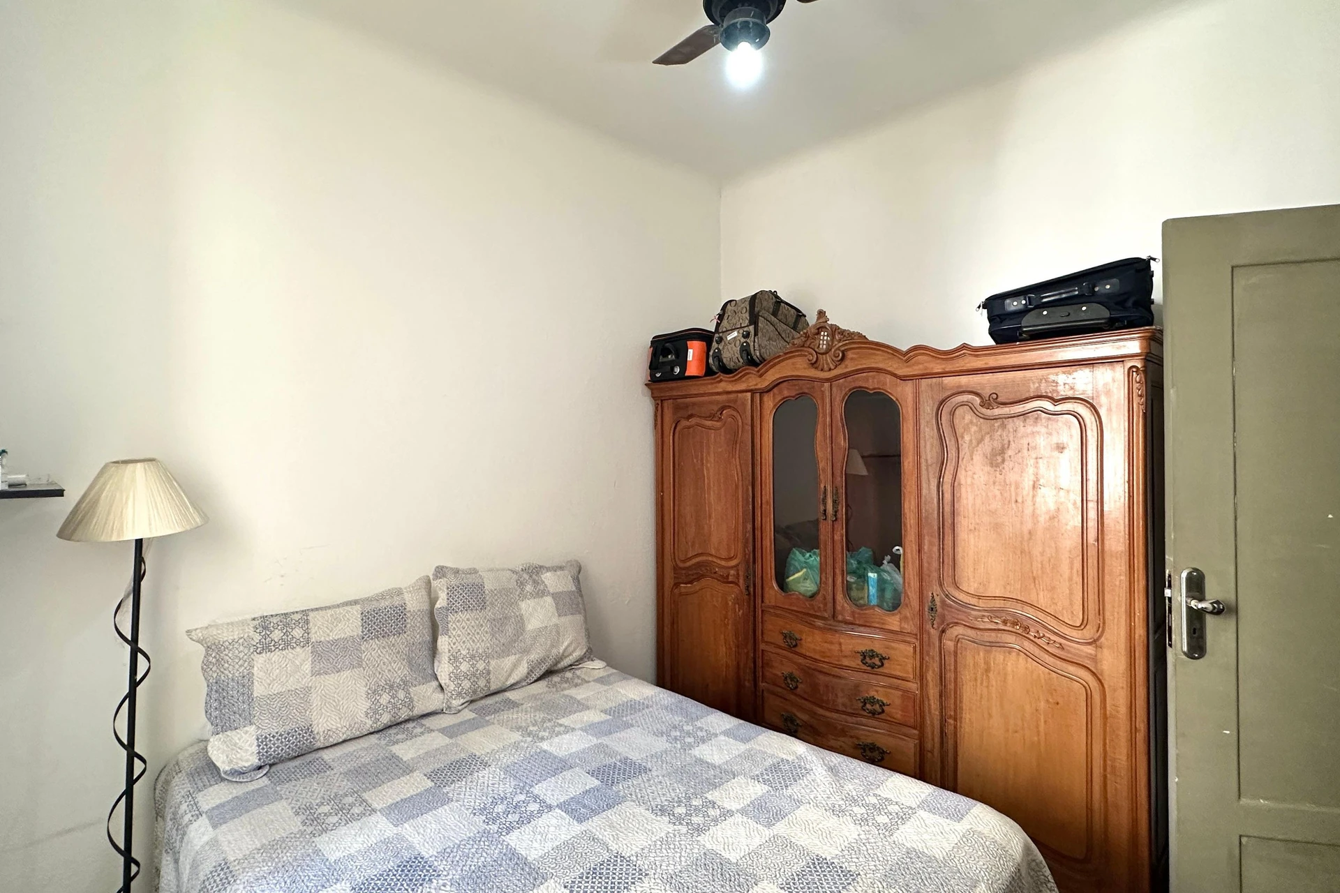 Furnished apartment with 3 bedrooms and a balcony — photo 31