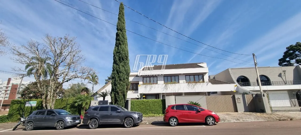 Furnished house with 4 bedrooms and balcony grill