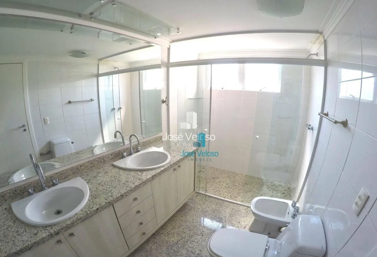 Furnished apartment with 4 en-suite bedrooms — photo 16