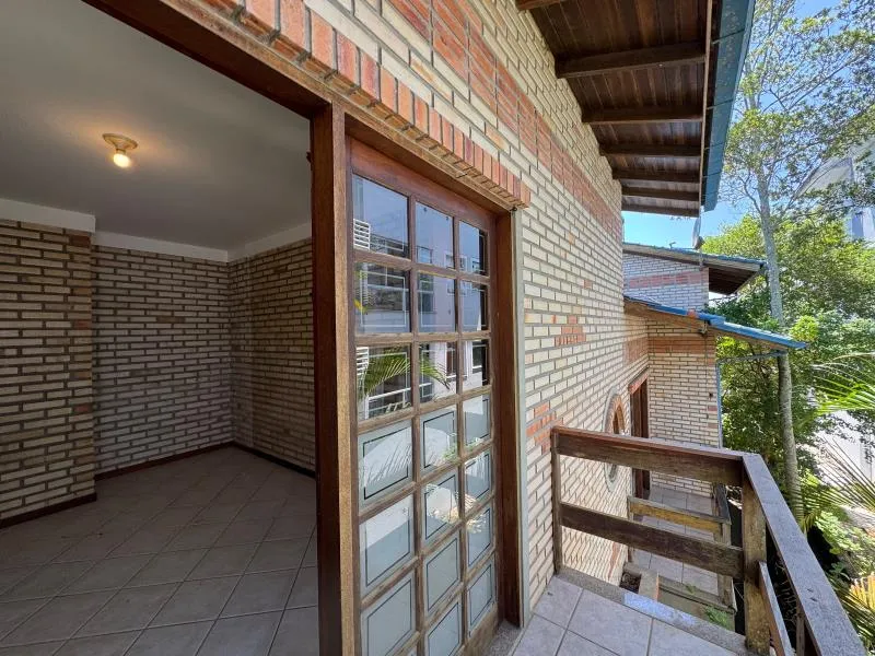 Water view in a 2-bedroom apartment, 65 m²