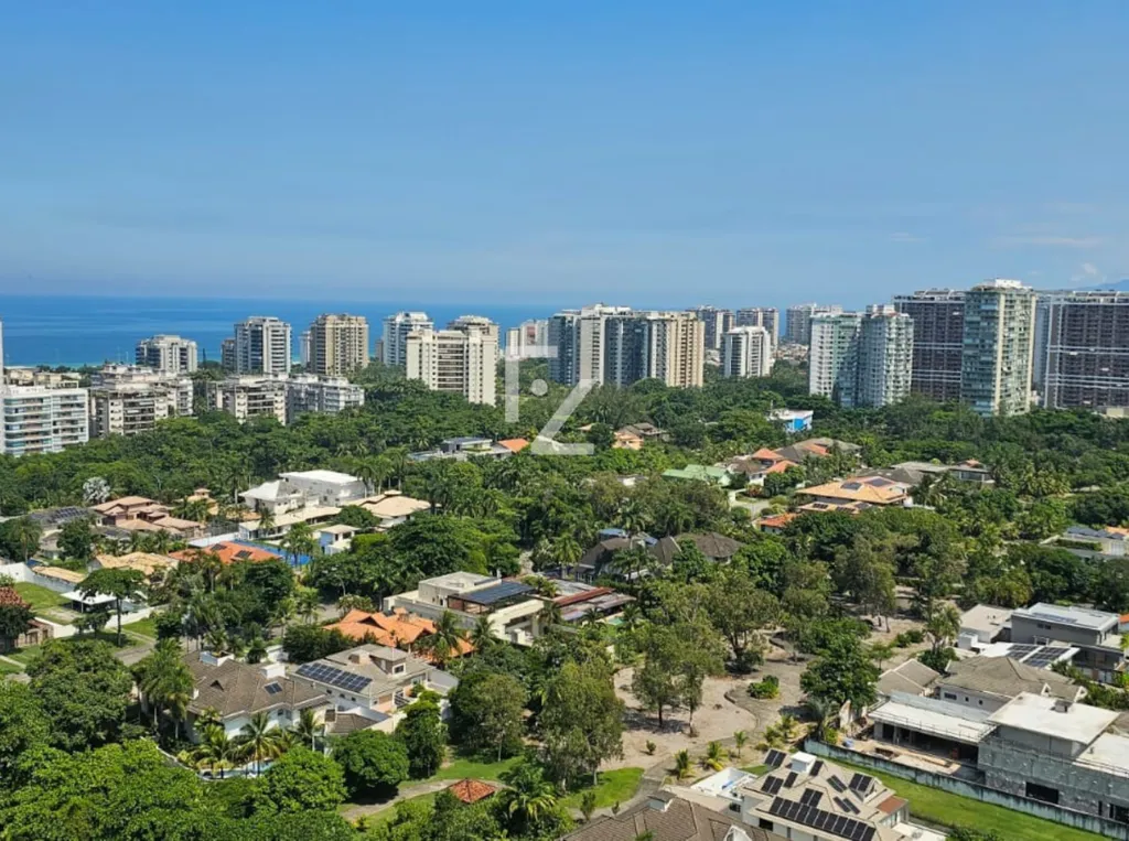 Duplex apartment on the 20th floor with city and water views — photo 11