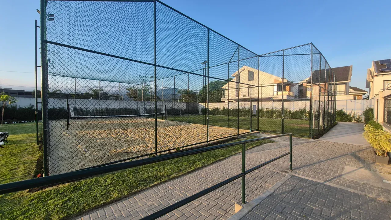 House with 4 bedrooms and 5 bathrooms, balcony grill — photo 18