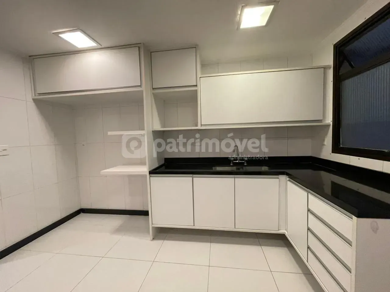 4-bedroom apartment with pool and 3 parking spaces — photo 29