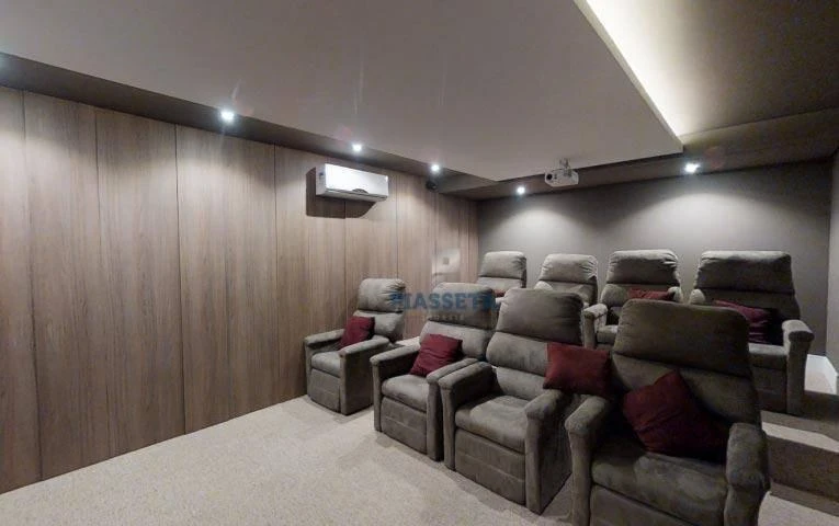 3-bedroom apartment in a building with a pool — photo 38