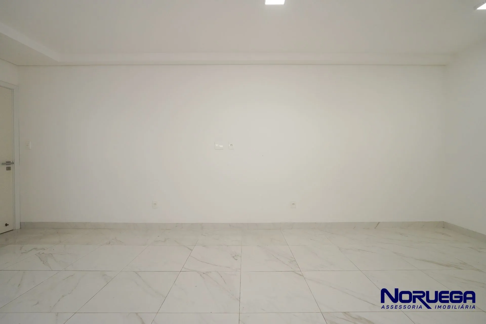 3-bedroom apartment, 1 with its own bathroom, 108 m² — photo 12