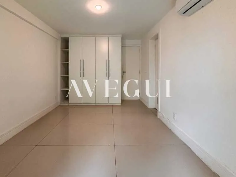 Apartamento com 4 quartos e varanda com box de vidro — photo 4