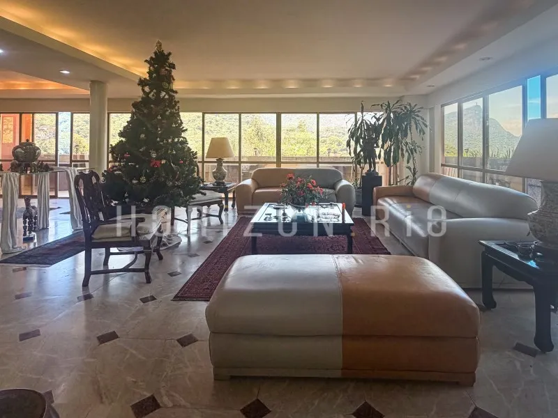 House, 800 m², with a mountain view — photo 11