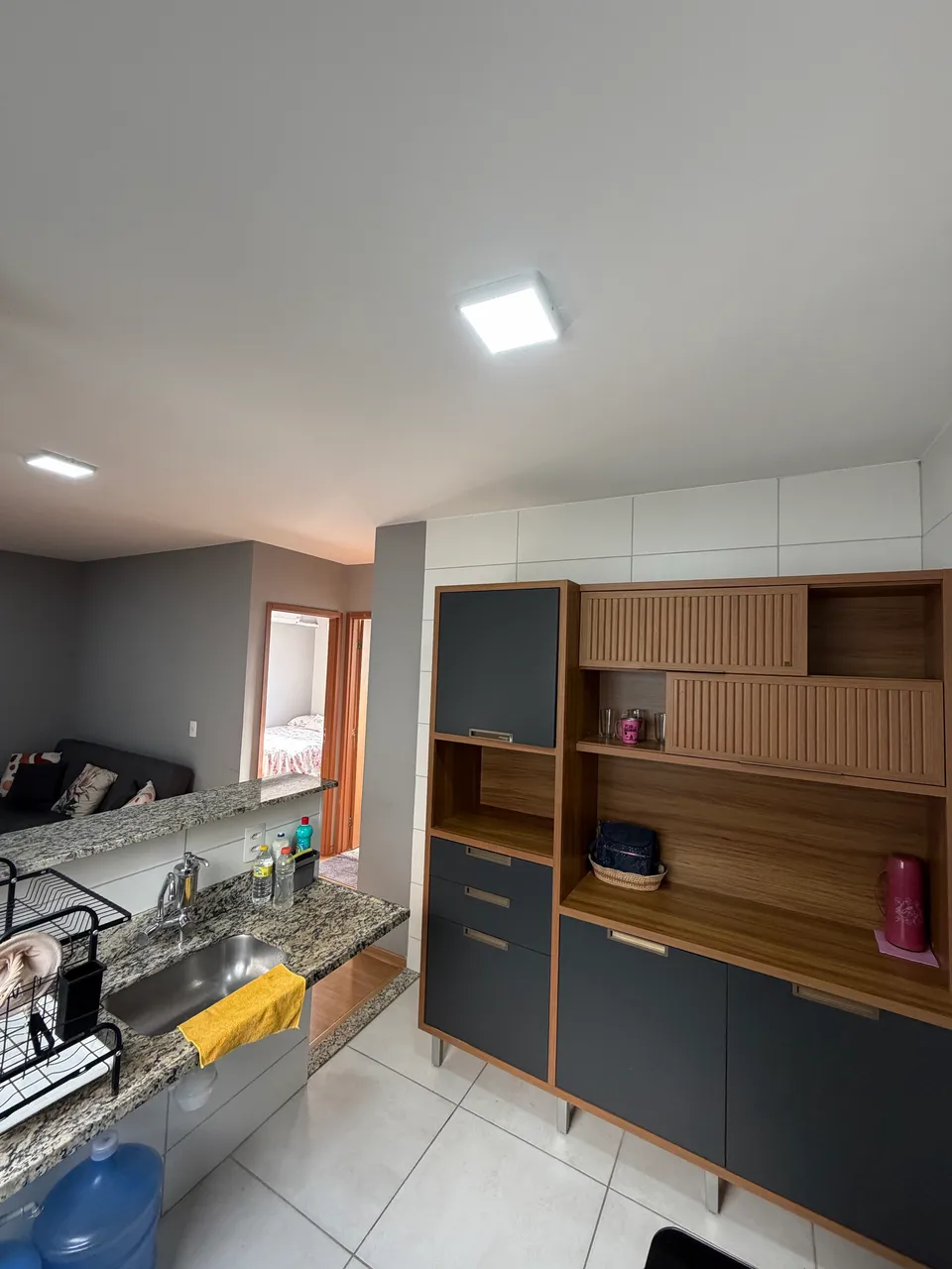 Apartamento com 2 quartos e 2 banheiros com cozinha integrada — photo 4