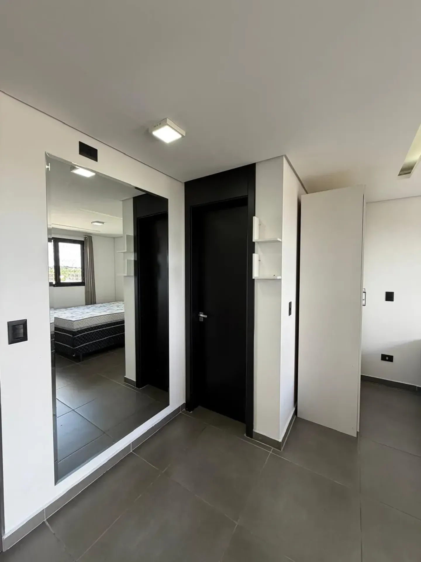 Furnished 1-bedroom apartment with balcony and barbecue — photo 12