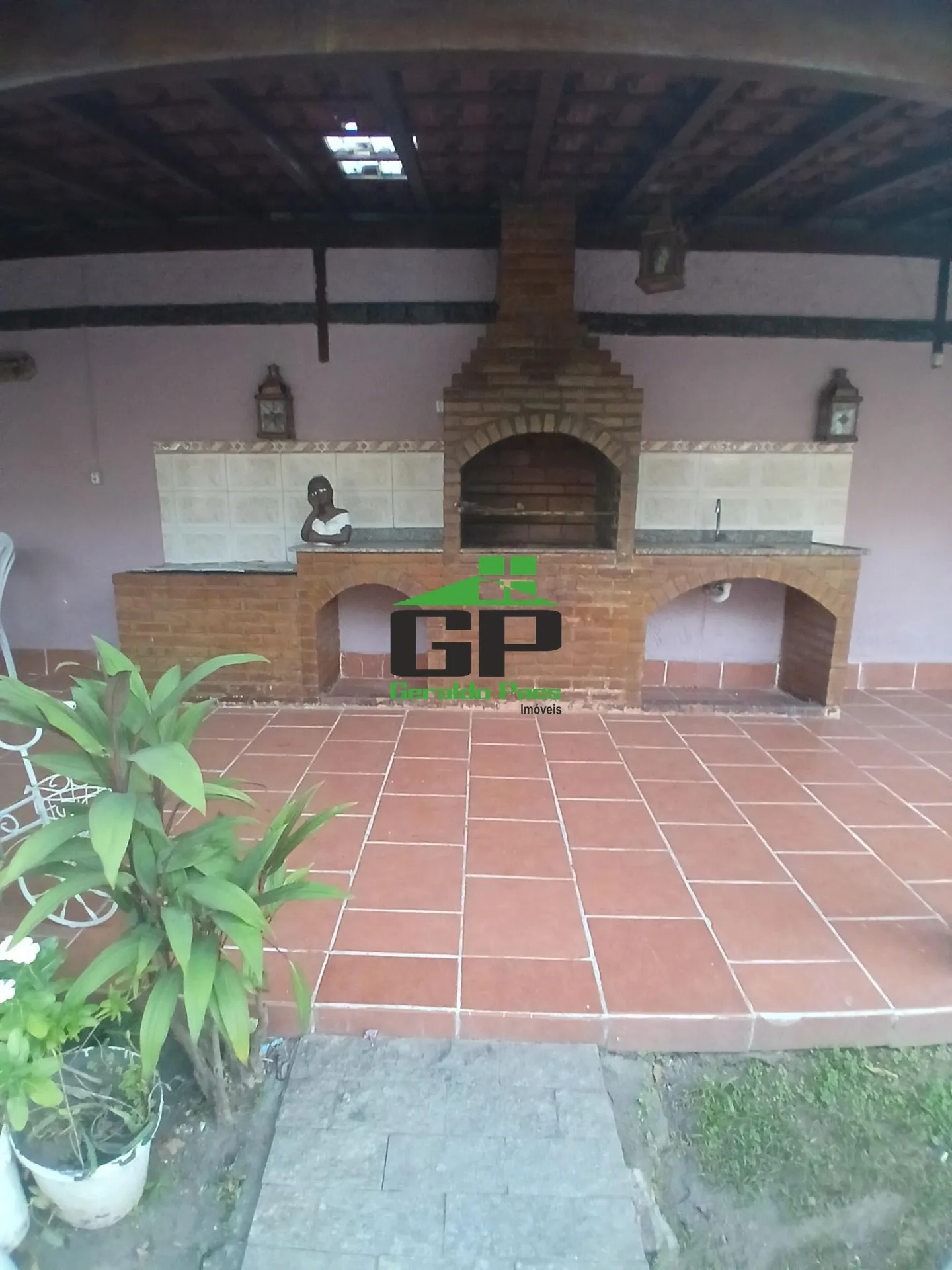 Casa de 349 m² com varanda gourmet e jardim — photo 15