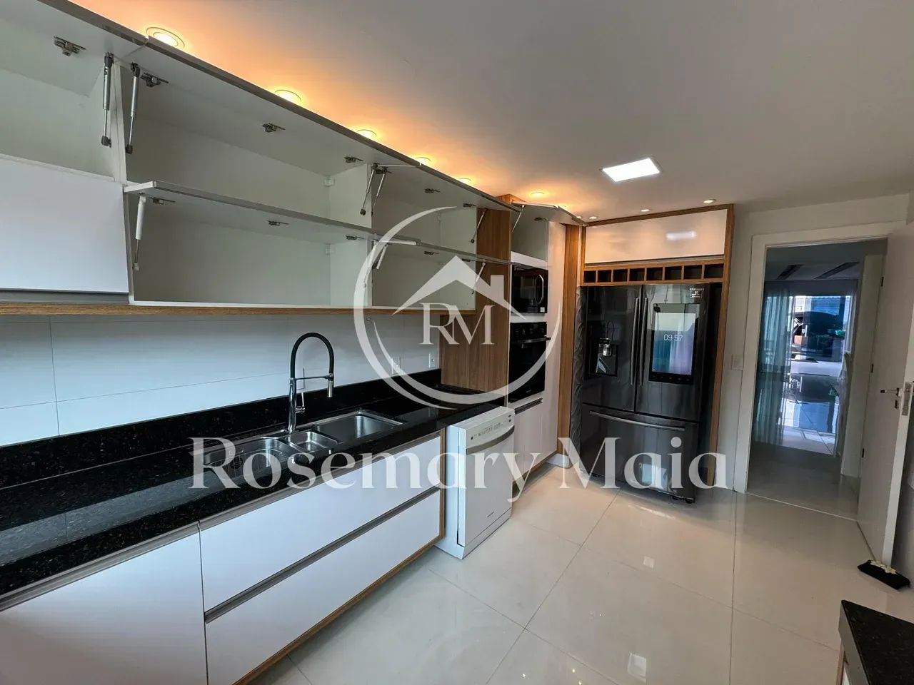 Furnished house with 4 bedrooms and 360 m² — photo 7