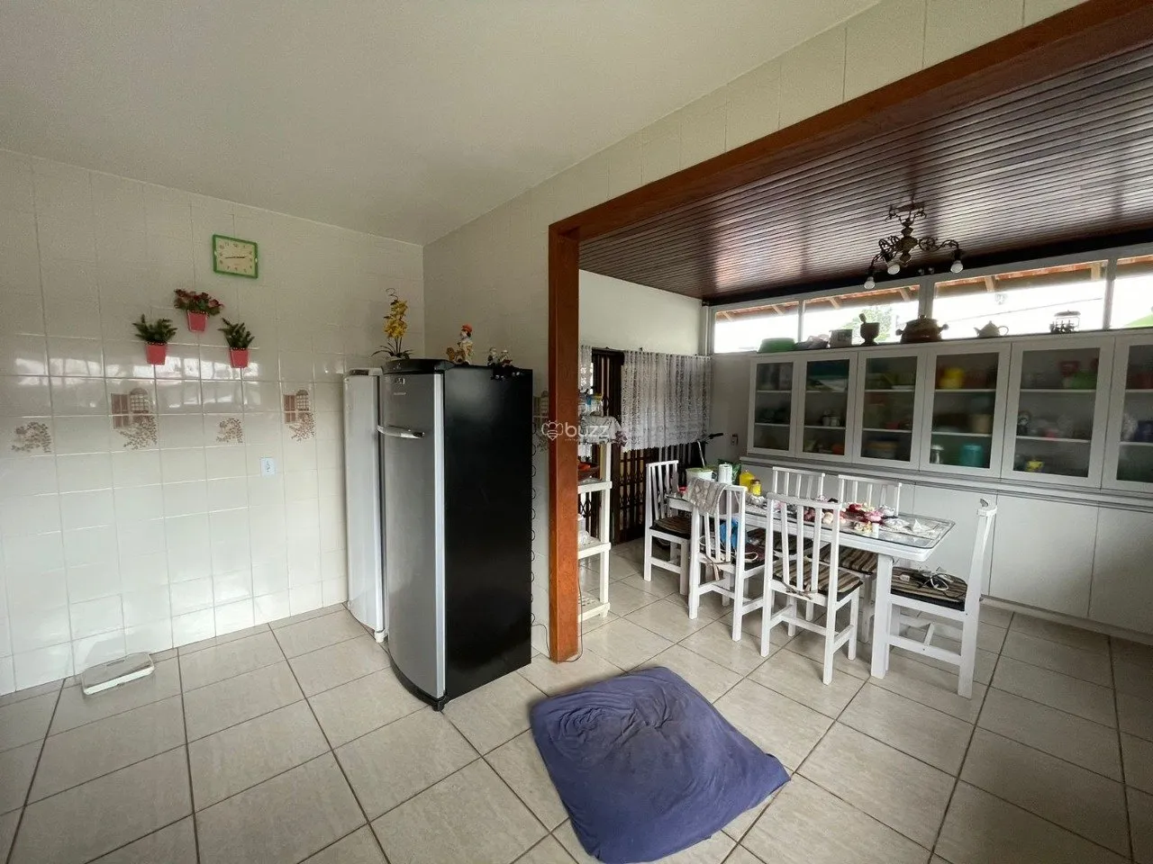 House with 5 bedrooms, 3 bathrooms and a private garden — photo 13