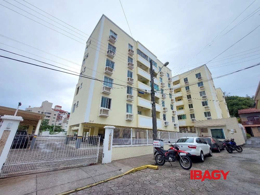 Furnished 3-bedroom apartment with 97 m² — photo 13