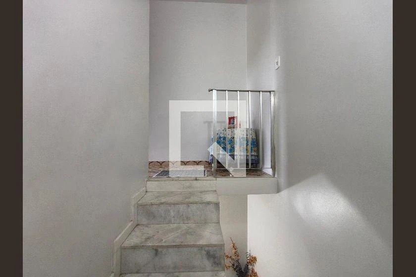 Furnished 240 m² house with 5 bedrooms and 5 bathrooms — photo 3