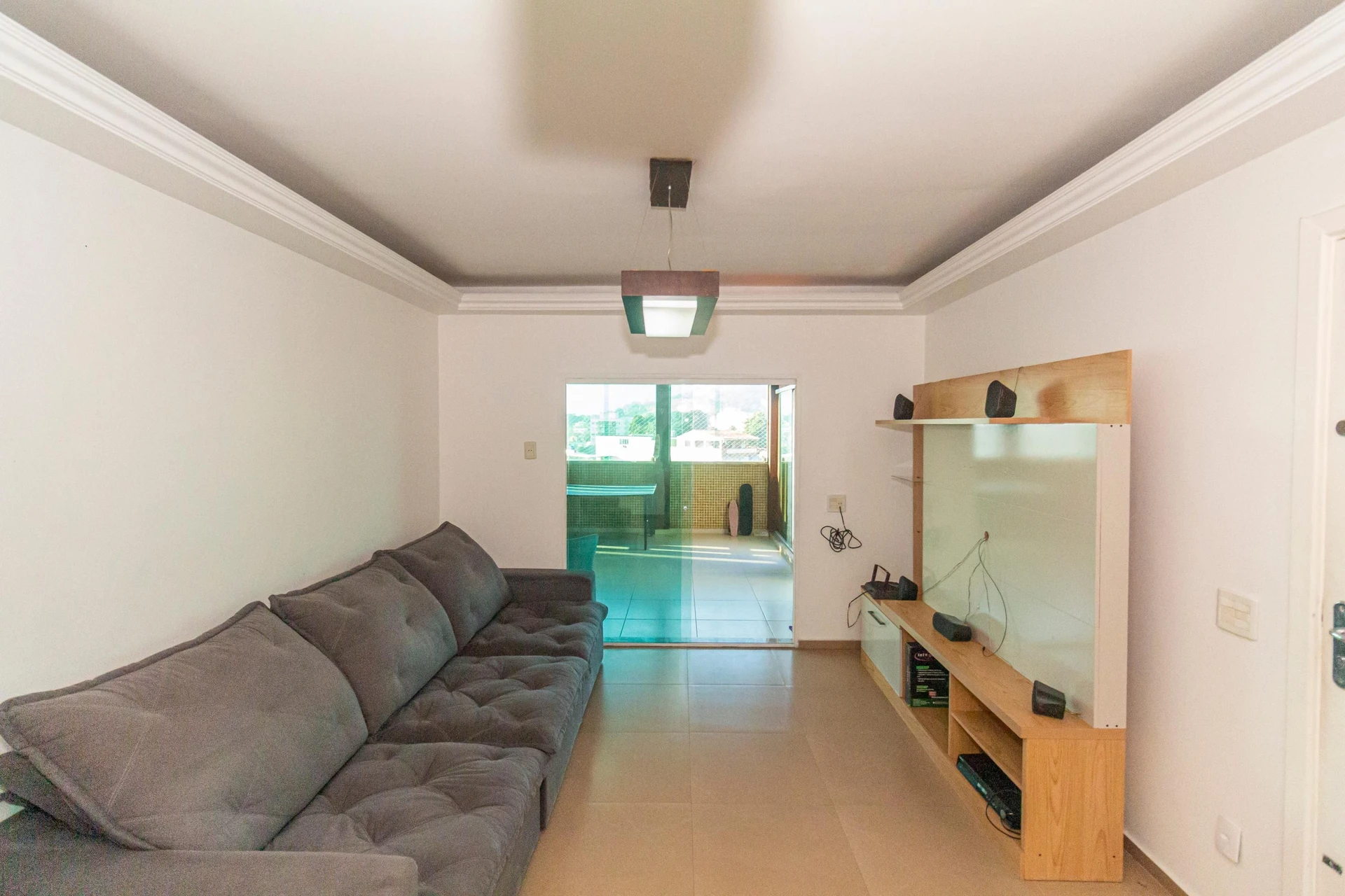 Apartamento mobiliado com 4 quartos e 3 banheiros