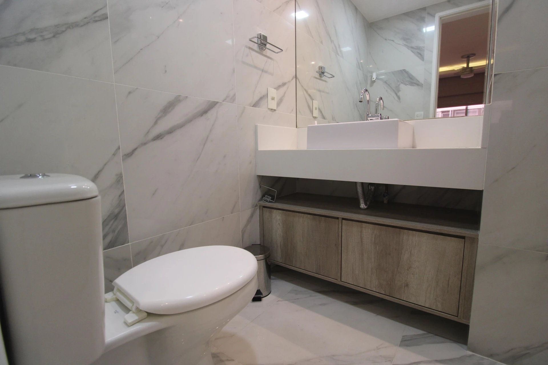 Furnished apartment, 72 m², with a glass-enclosed balcony — photo 36