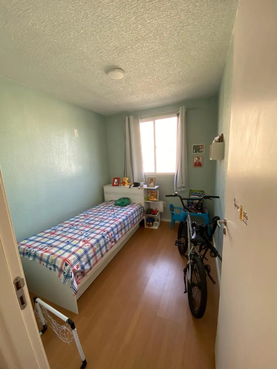 Furnished 2-bedroom apartment with open-plan kitchen — photo 3