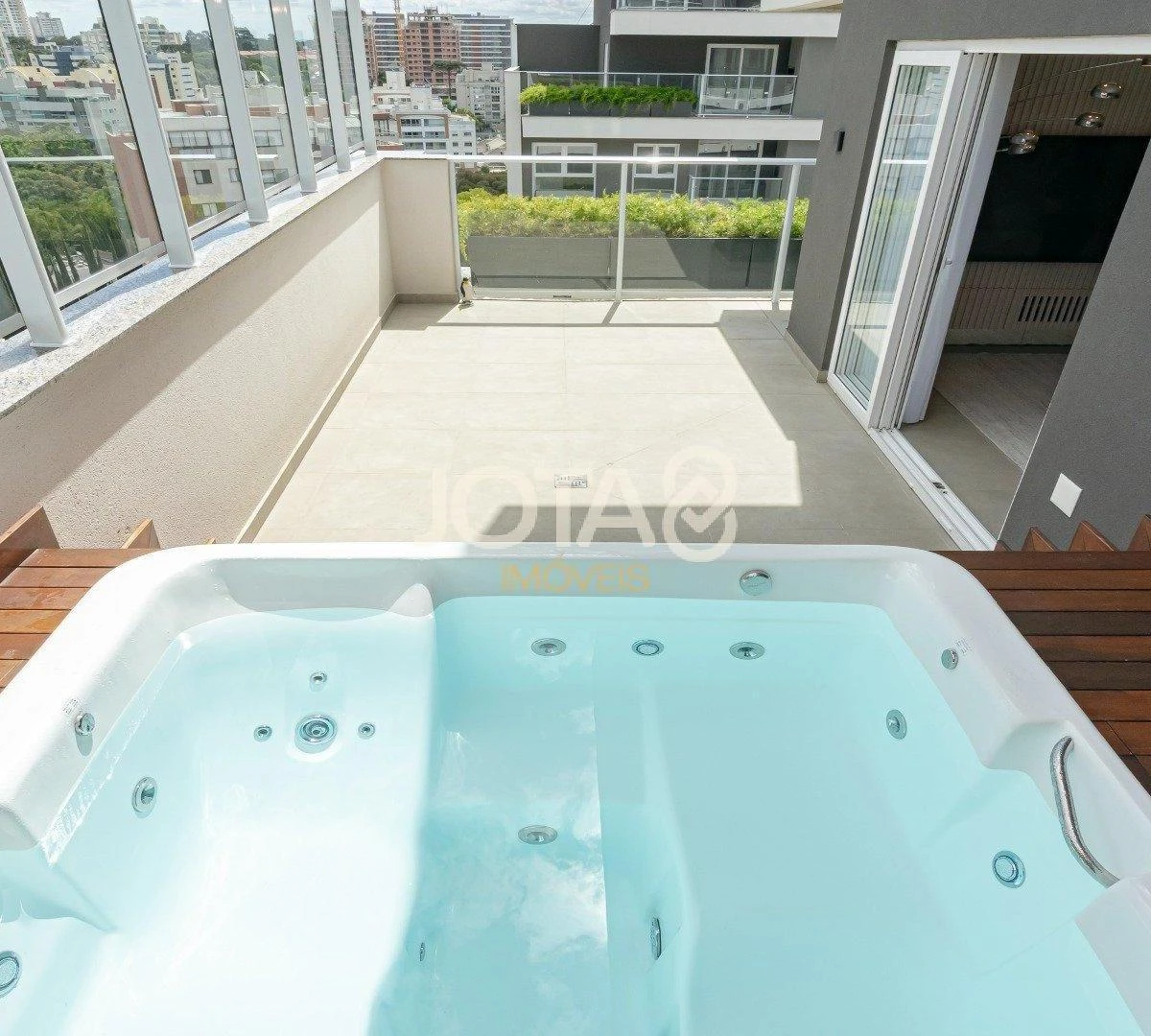 Floor-to-ceiling windows in a 3-bedroom apartment, 194 m² — photo 4