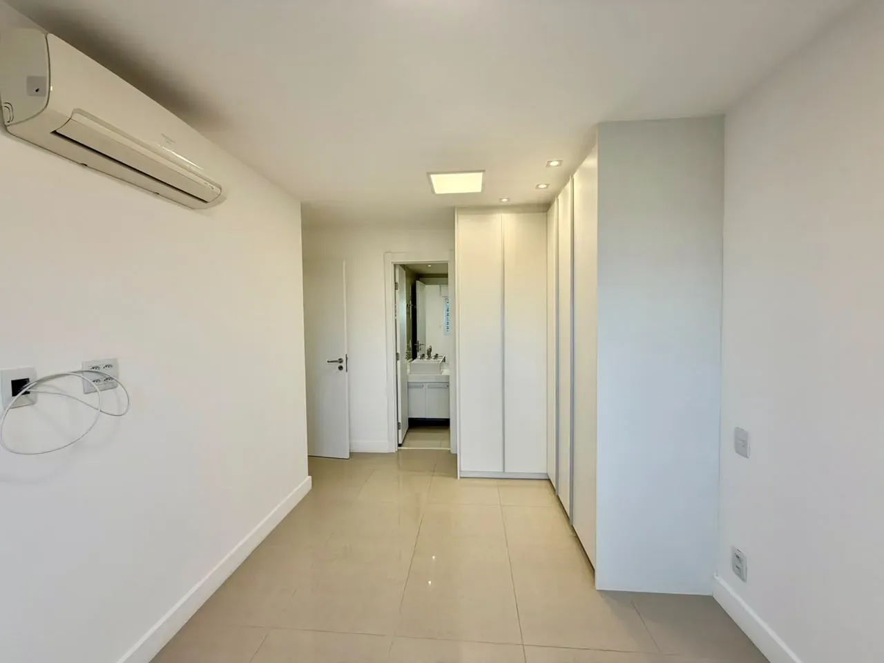 2-bedroom apartment with a park view in Rio de Janeiro — photo 4
