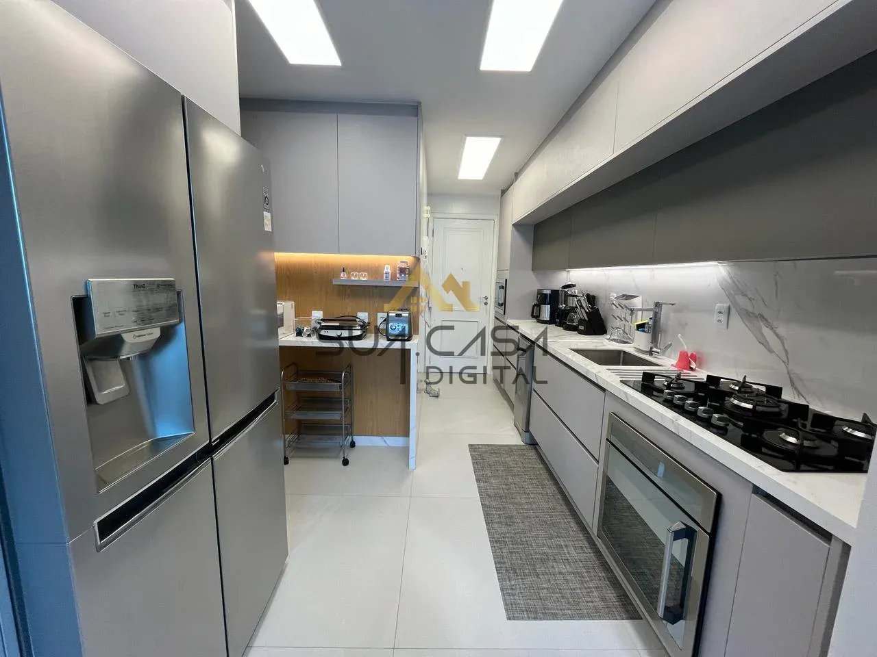 Furnished 3-bedroom apartment with 4 bathrooms and terrace — photo 14