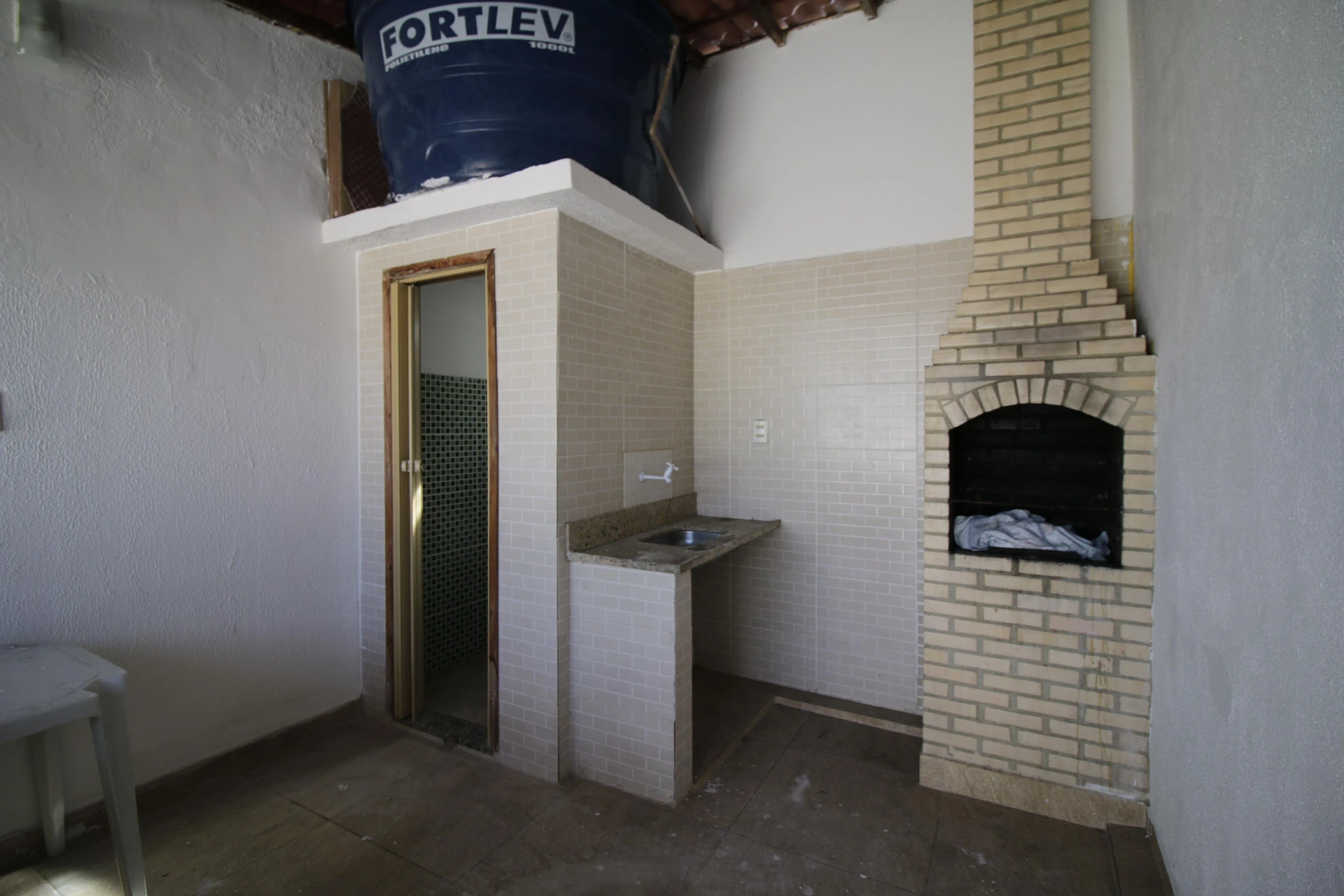 Casa sem mobília com 2 quartos e varanda — photo 13