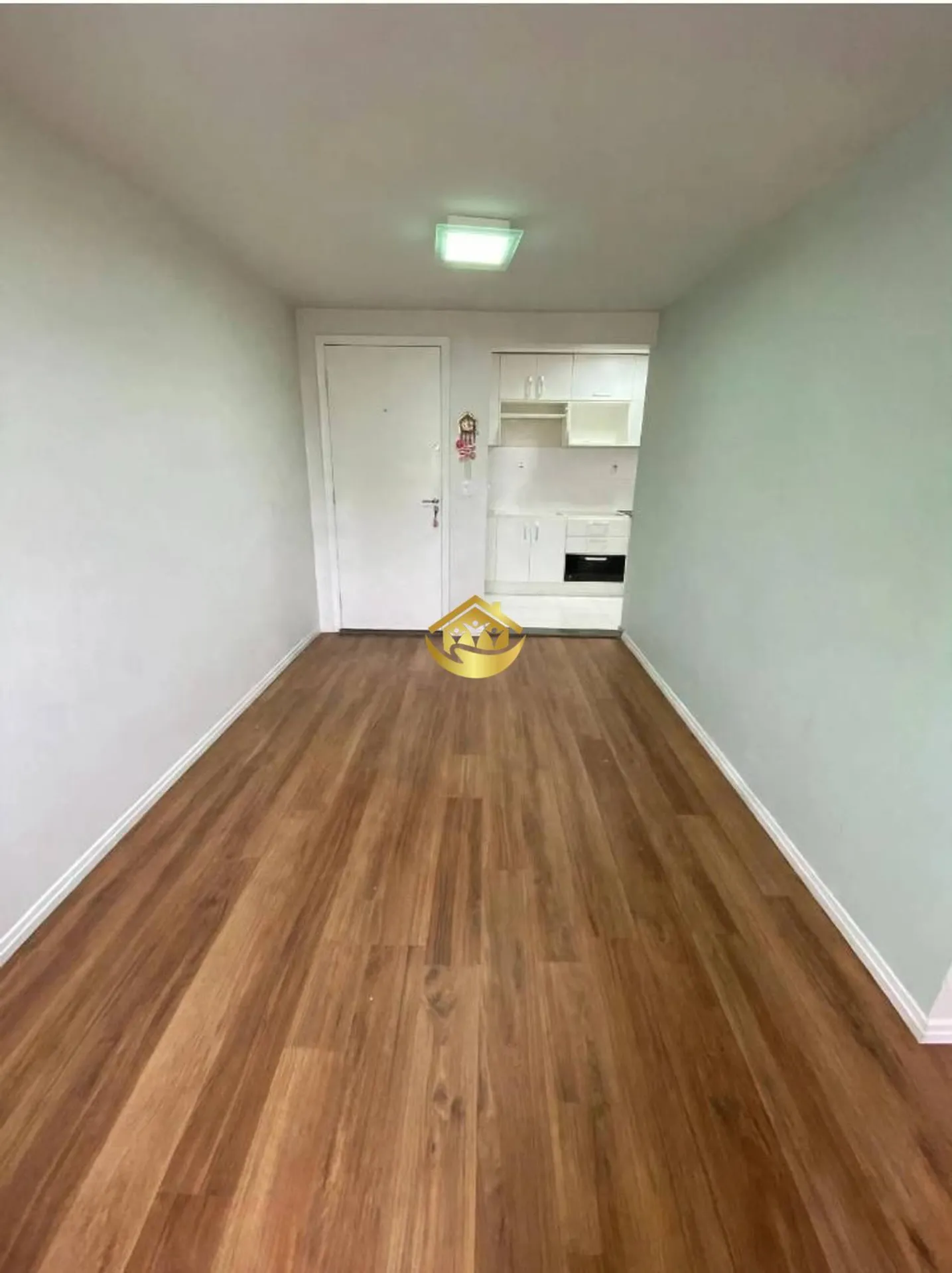 Wood or laminate floors in a 2-bedroom apartment, 46 m² — photo 9