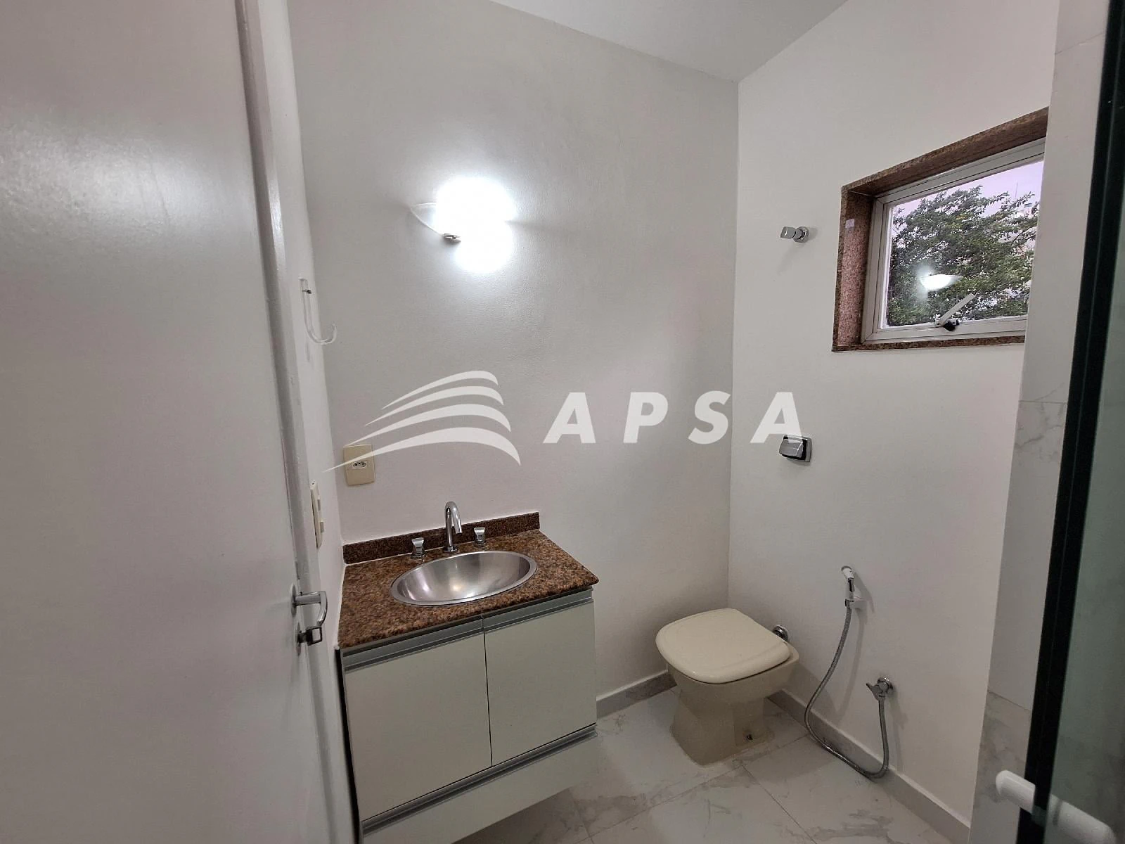 2-bedroom apartment with a mountain view — photo 8