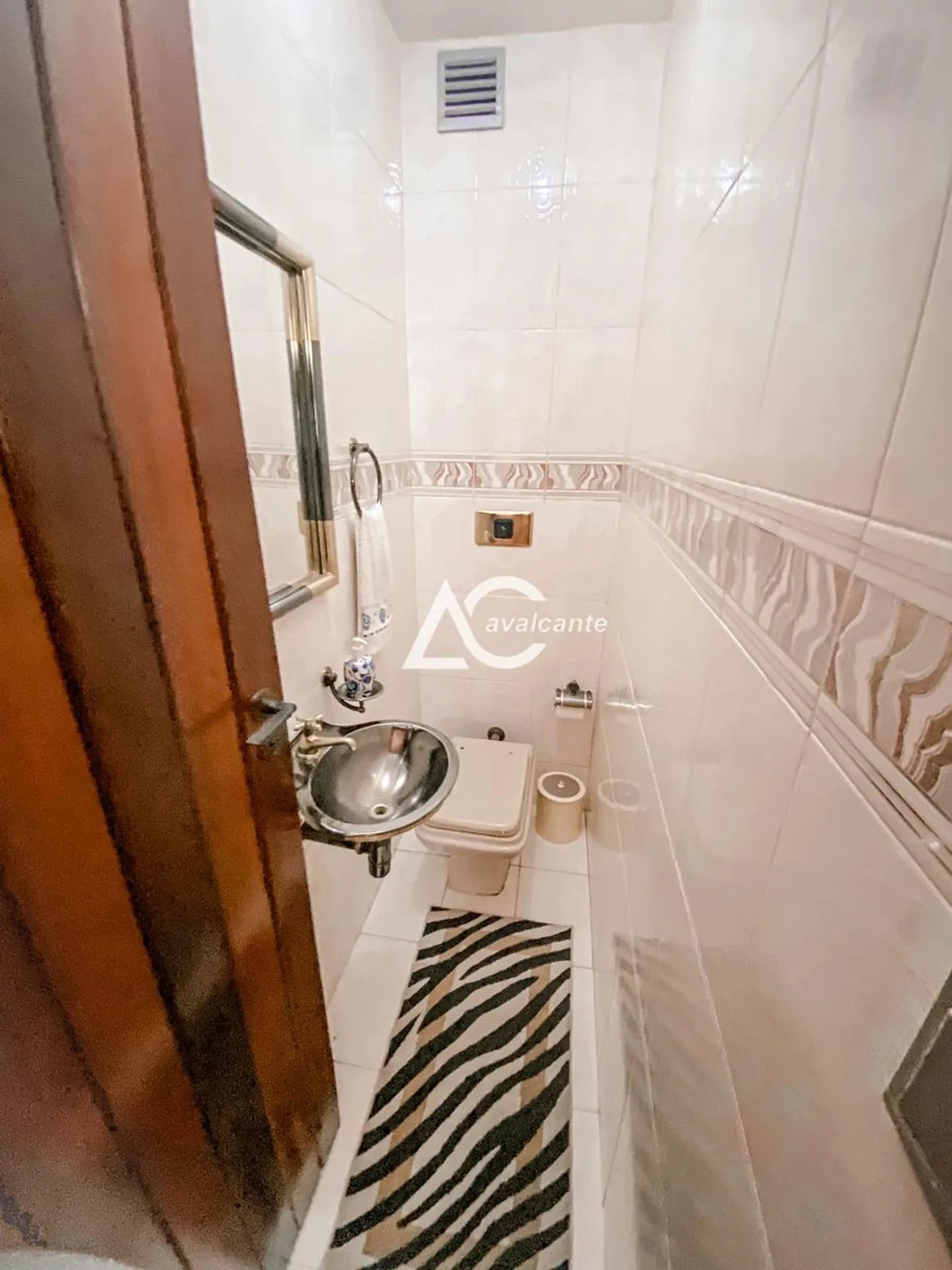 Furnished duplex house with 4 bedrooms and 600 m² — photo 44