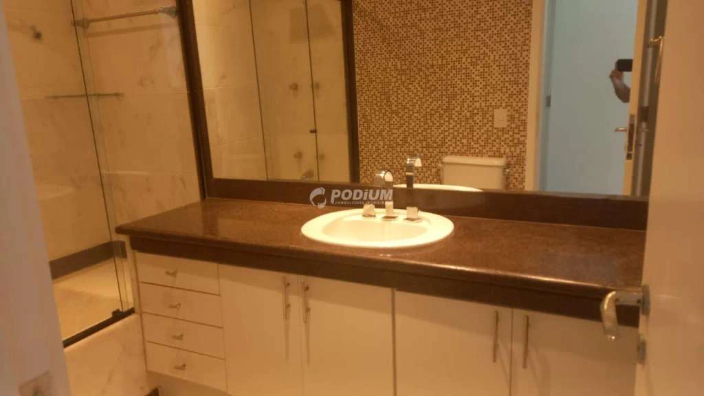 4-bedroom 315 m² apartment with separate kitchen — photo 26