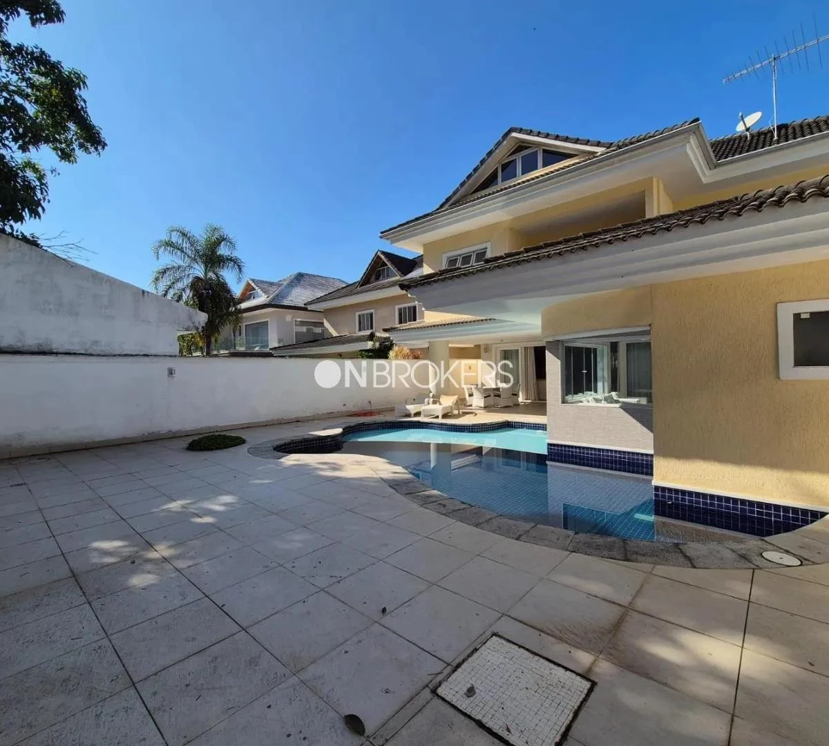 Casa amueblada con 4 suites y 600 m² y 3 plazas — photo 13