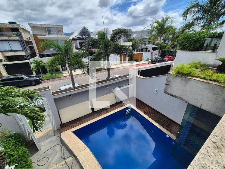 5-bedroom house with a bathtub in Rio de Janeiro — photo 27