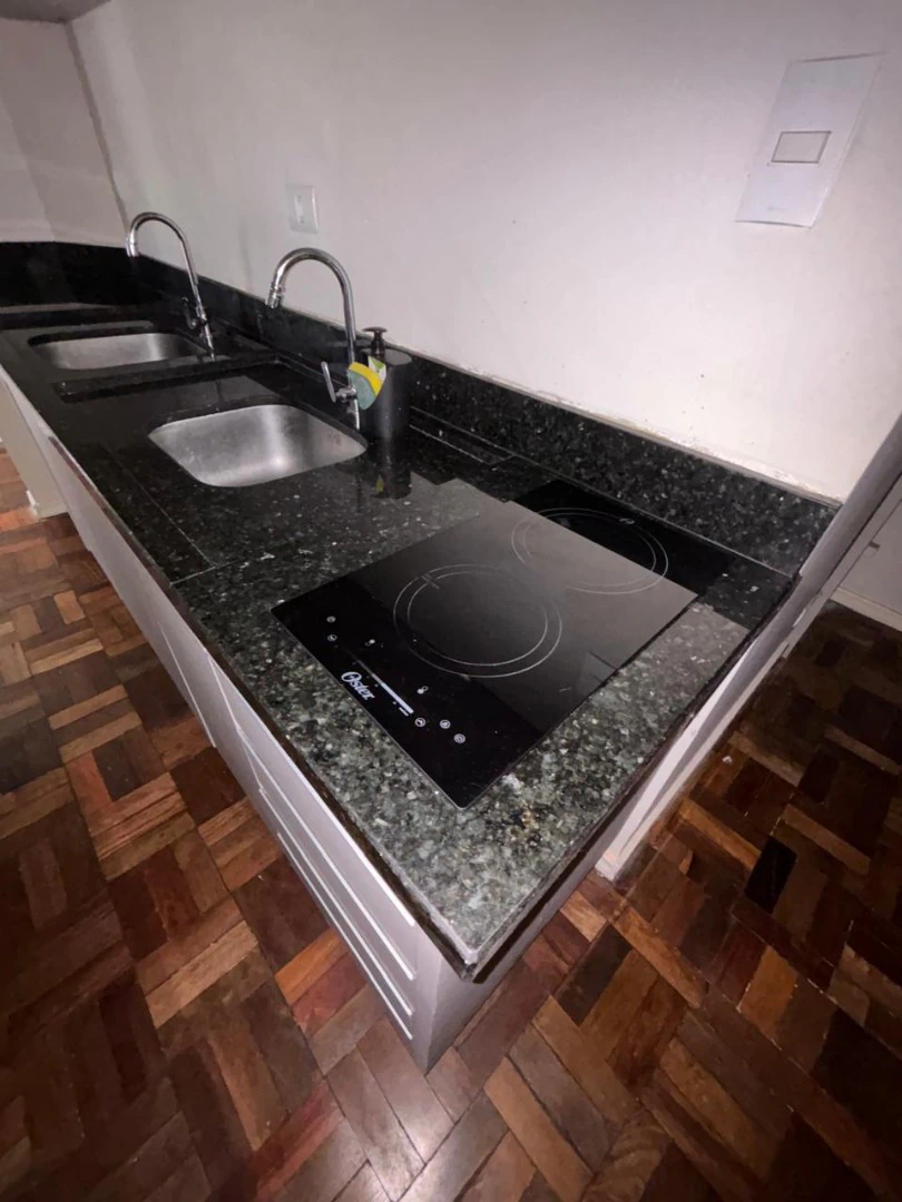 Apartamento com piso de madeira ou laminado, Parolin