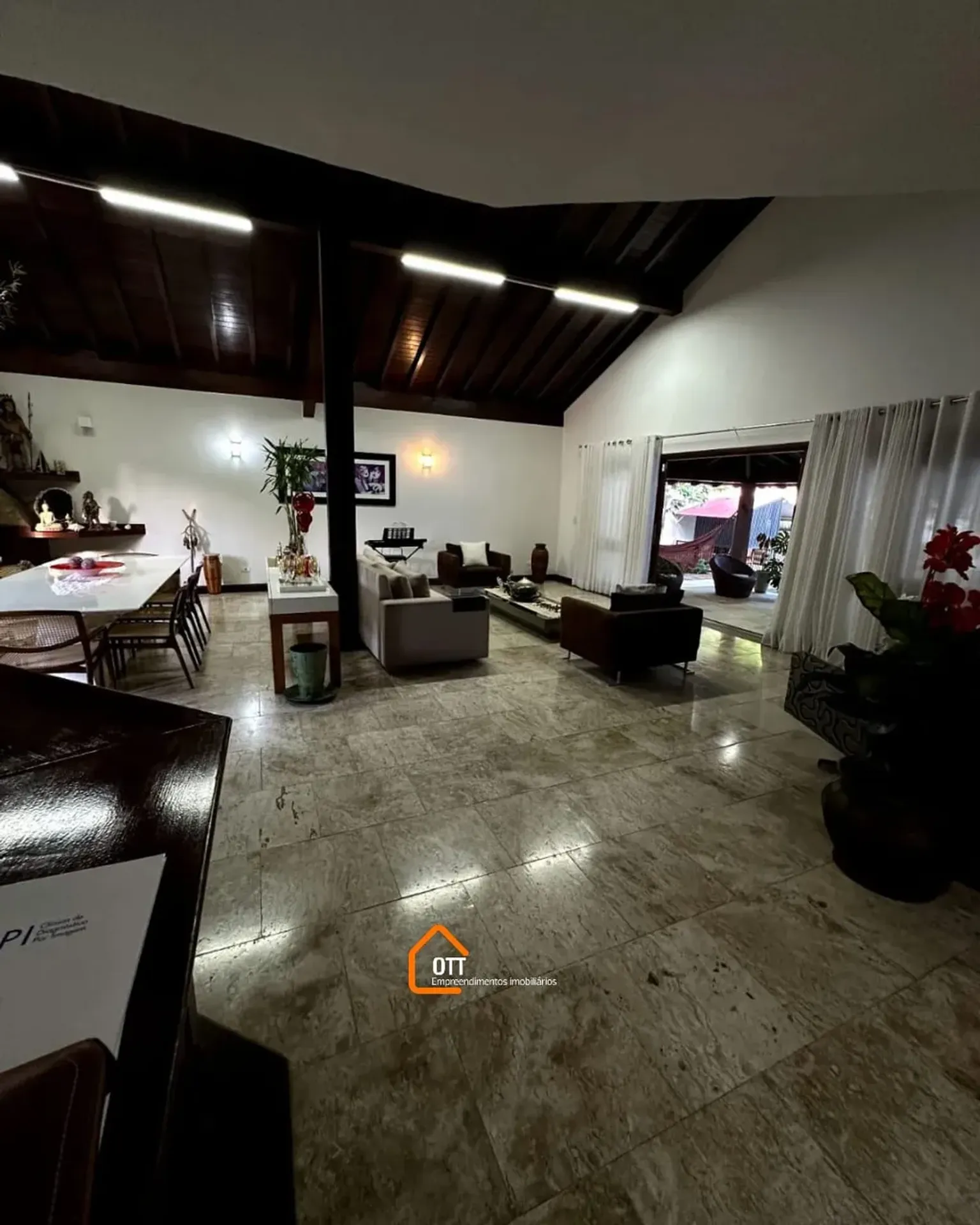 Casa com varanda e churrasqueira 5 quartos e 5 banheiros — photo 16