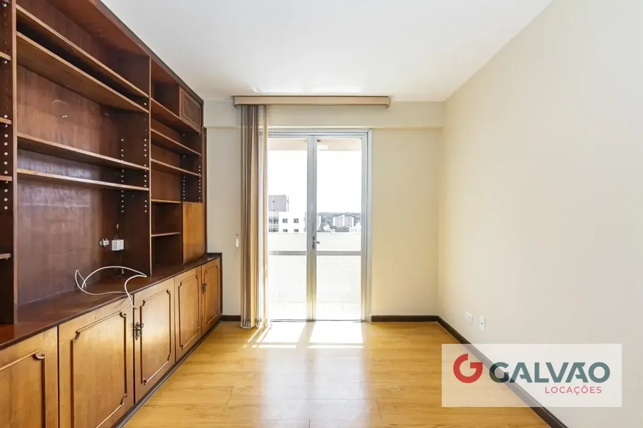 3-bedroom apartment with balcony and 1 parking spot — photo 14
