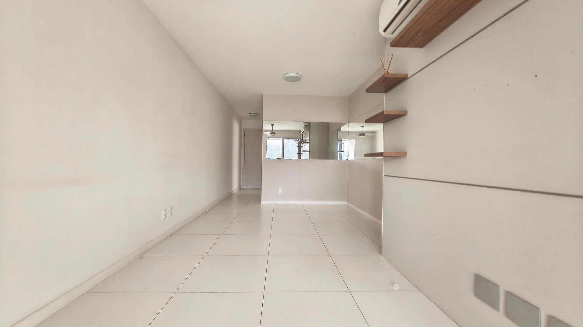 Glass-enclosed balcony in a 3-bedroom apartment, 87 m² — photo 25