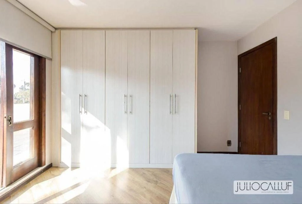 4-bedroom house with a washing machine in Curitiba — photo 32
