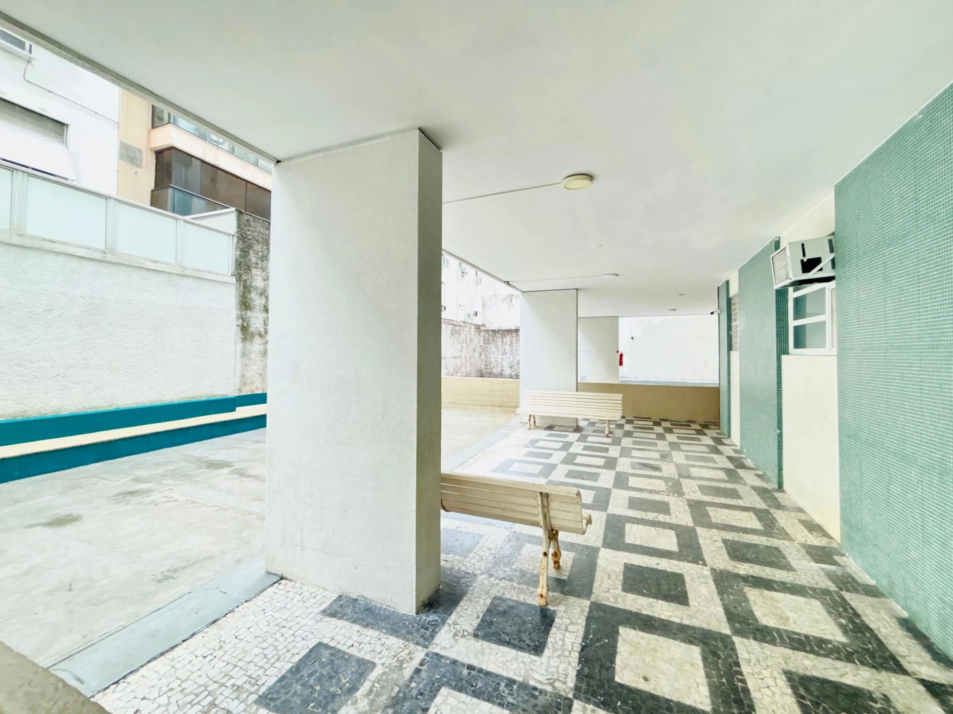 Apartment, 92 m², with wood or laminate floors — photo 18