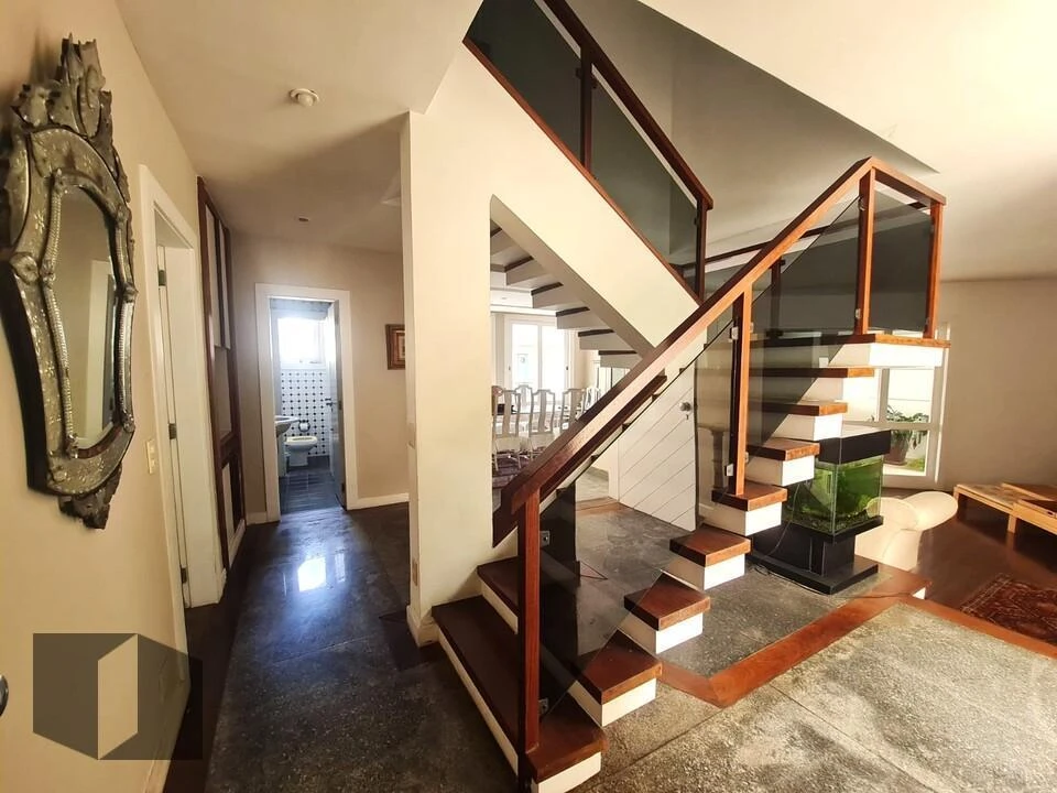 690 m² house with 6 bedrooms and balcony grill — photo 28