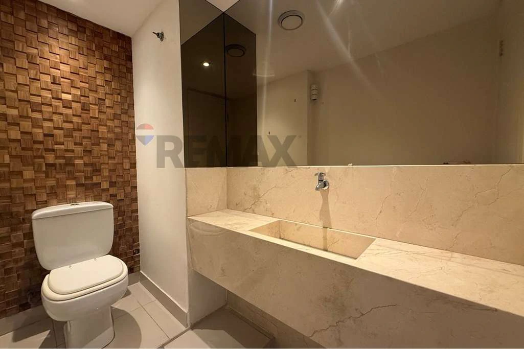 Furnished 4-bedroom apartment with 246 m² — photo 19
