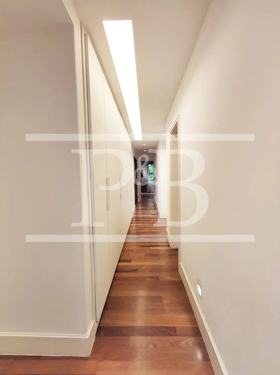 Rental apartment with 3 bedrooms and 261 m² — photo 19