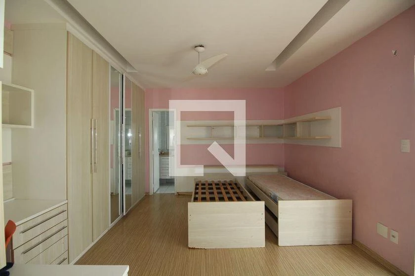 6-bedroom house with 4 en-suite suites and 600 m² — photo 5