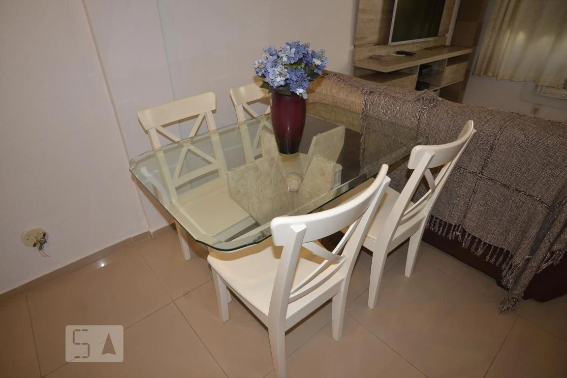 Furnished 2-bedroom apartment with 1 bathroom — photo 23