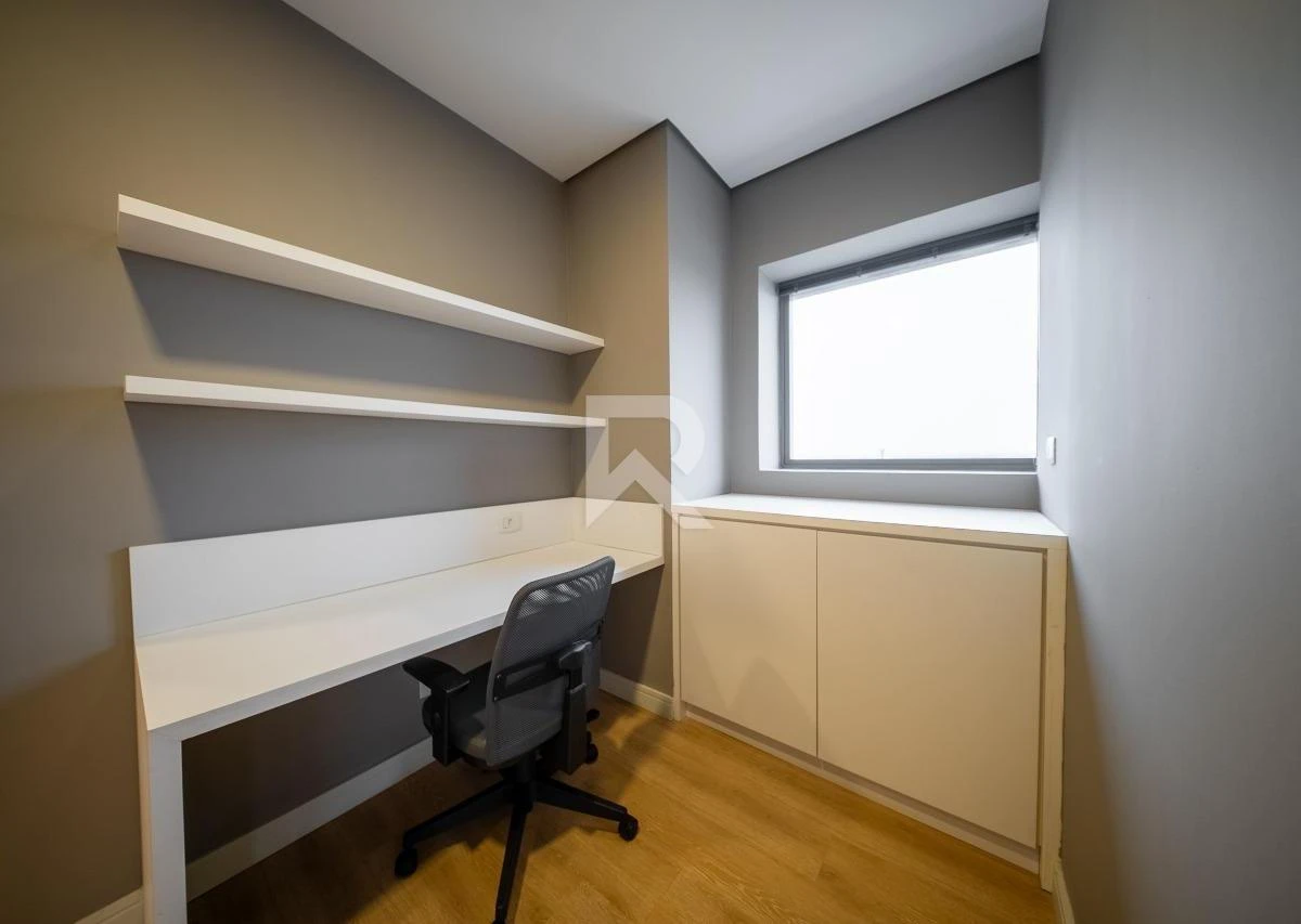 Floor-to-ceiling windows in a 2-bedroom apartment, 109 m² — photo 21