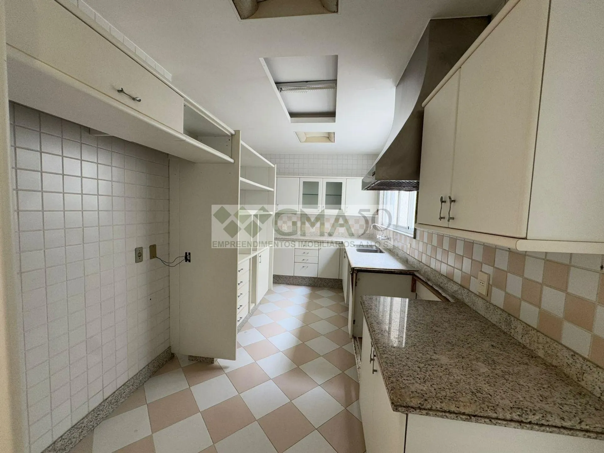 Apartamento com 4 quartos e 4 banheiros, com varanda — photo 27