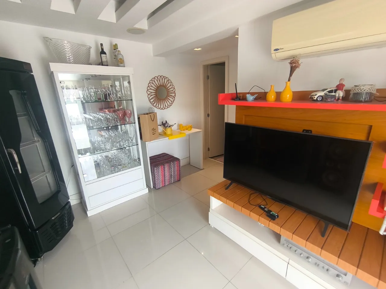 Furnished 3-bedroom apartment with an open kitchen — photo 4