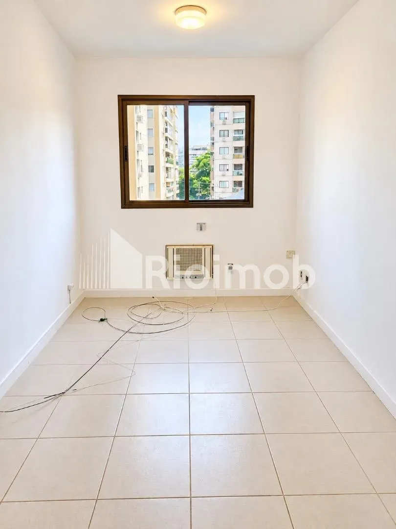 2-bedroom apartment with a washing machine in Rio de Janeiro — photo 15