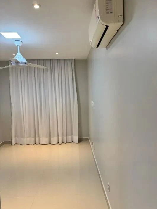 House, 350 m², with a grill on the balcony — photo 16