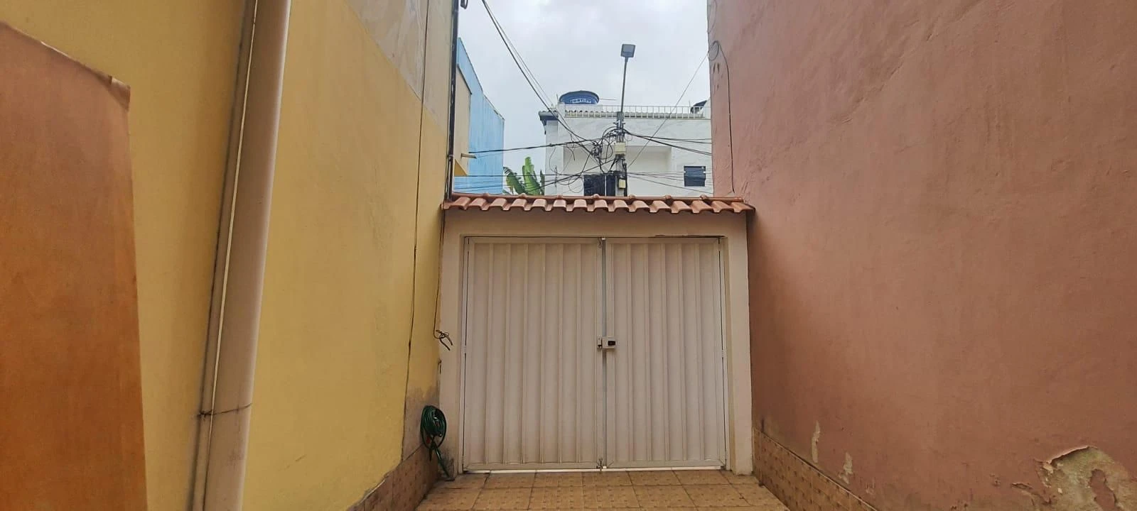 3-bedroom house with 4 bathrooms and 1 parking spot — photo 5