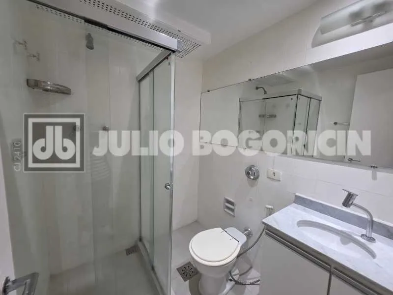 Apartment, 91 m², with wood or laminate floors — photo 2