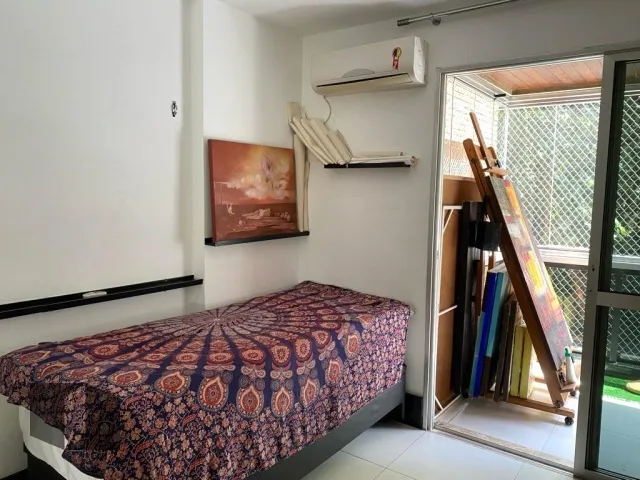 Apartment with a laundry area and 4 bedrooms — photo 12